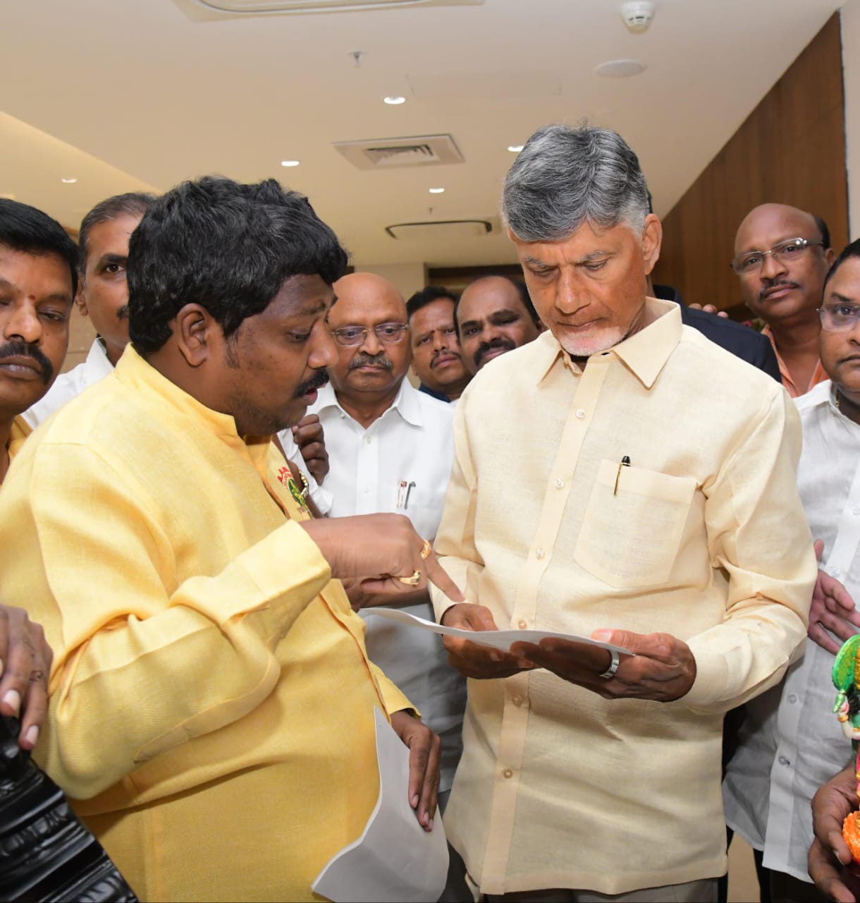 ఓసి వైశ్యా నీ ఆర్యవైశ్య గా మార్చండి