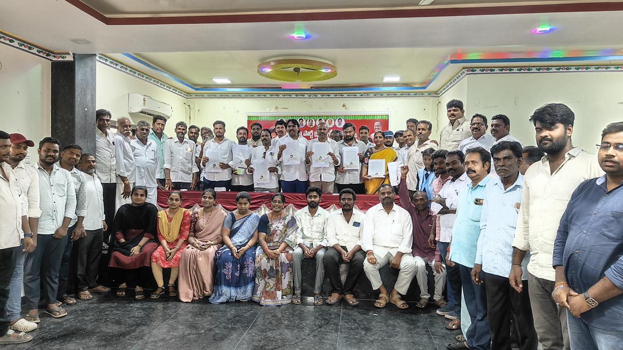 రాజకీయాలలో పార్టీ కోసం కష్టపడిన కార్యకర్తకు అండగా ఉంటున్న పార్టీ జనసేనపార్టీ