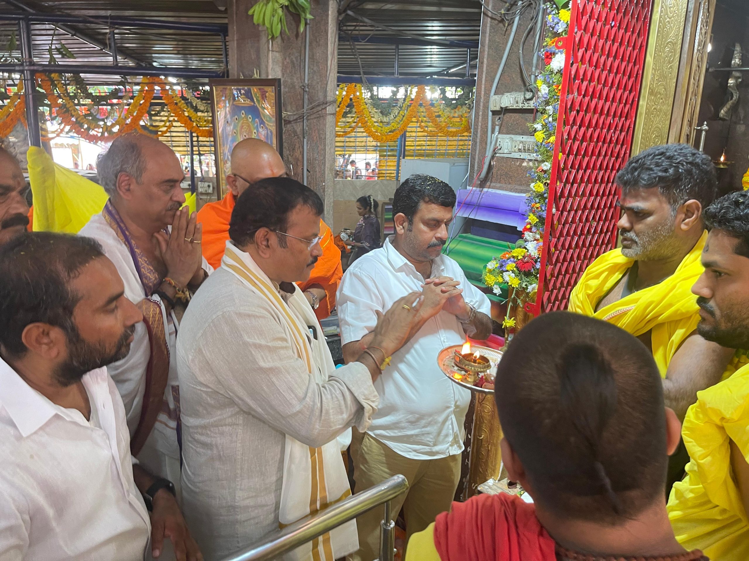 విగ్రహ ప్రతిష్ట మహోత్సవంలో పాల్గొన్నా బిజెపి రాష్ట్ర కార్యవర్గ సభ్యులు వడ్డేపల్లి రాజేశ్వరరావు