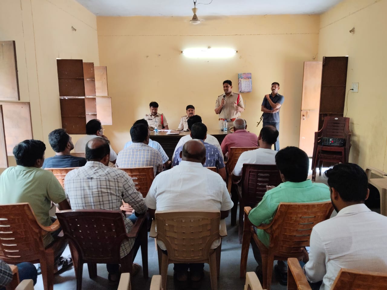 నకిలీ పత్తి విత్తనాలు అమ్మితే కఠిన చర్యలు కాగజ్‌నగర్‌ డీఎస్పీ రామానుజం