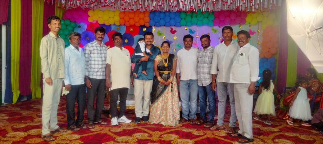 చిన్నారిని ఆశీర్వదించిన రాష్ట్ర కౌన్సిలింగ్ మెంబర్ మొగిలి