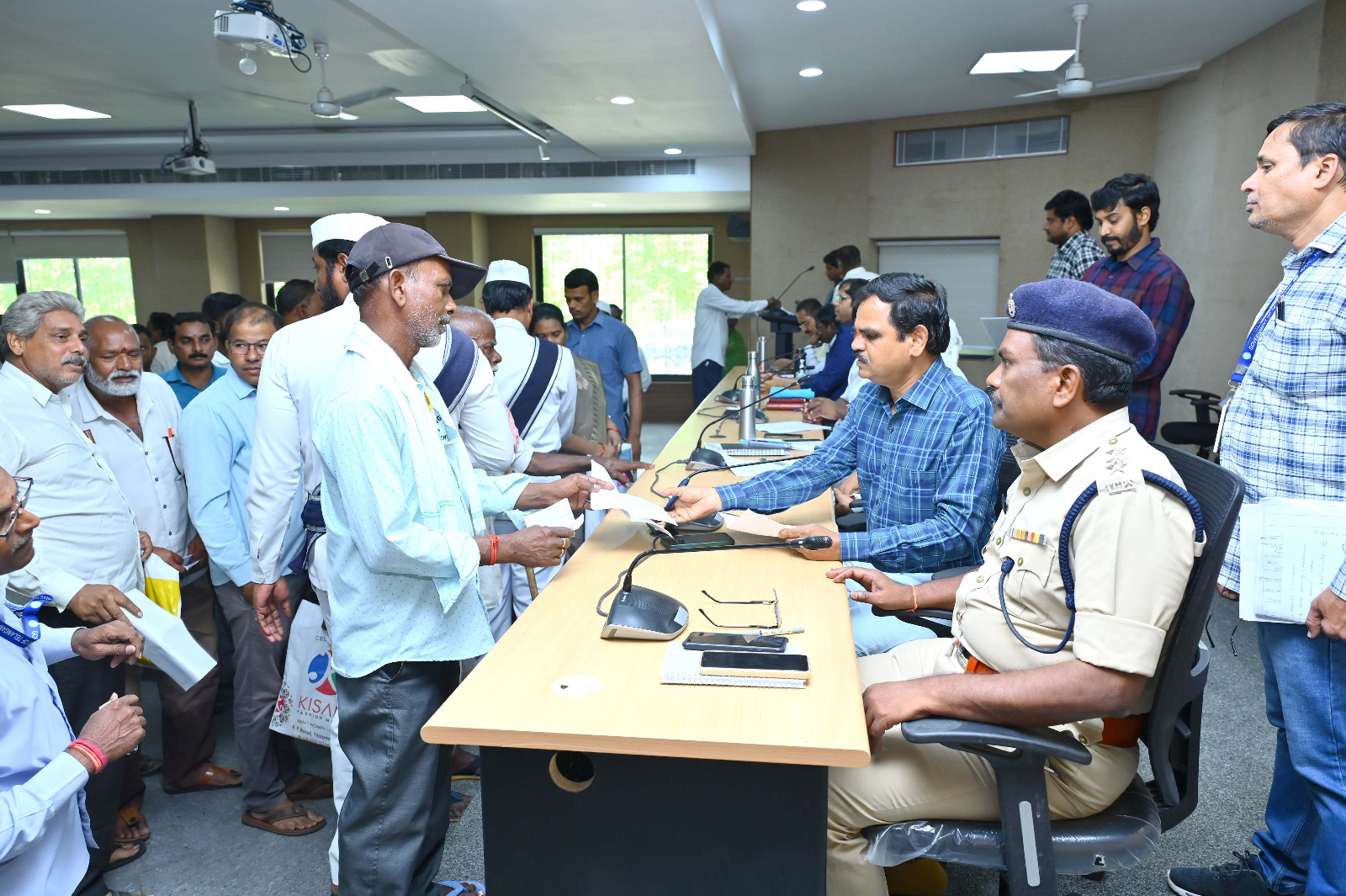 ప్రజావాణికి 106 ఫిర్యాదులు