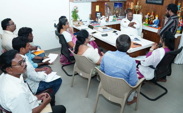 వర్షాలు పట్ల అధికారులు అప్రమత్తంగా ఉండాలి