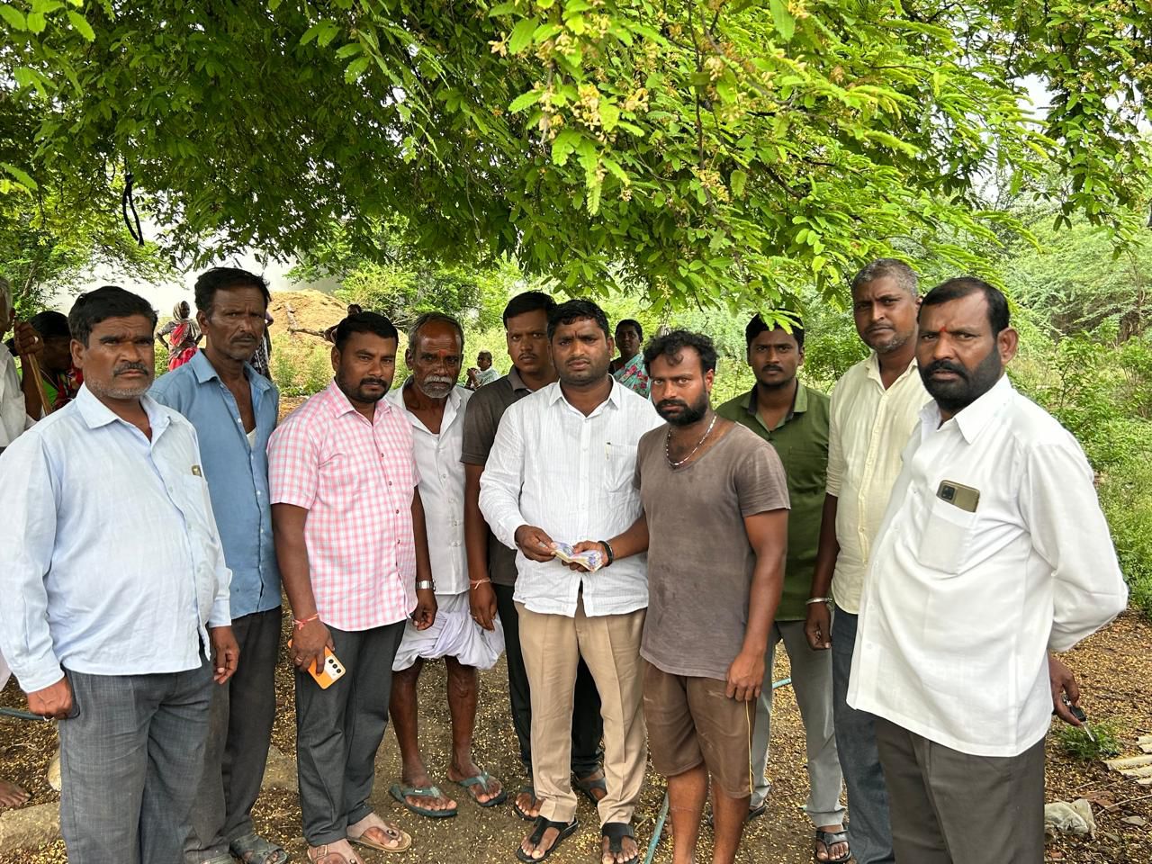 మృతుని కుటుంబానికి ఆర్థిక సహాయం అందజేత