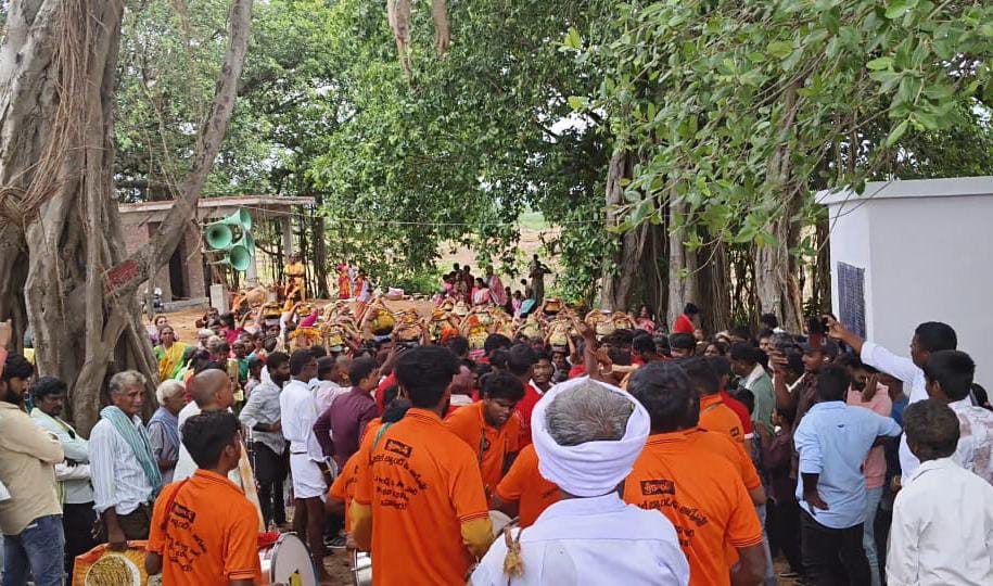 అంగరంగ వైభవంగా బాల గురప్ప జాతర