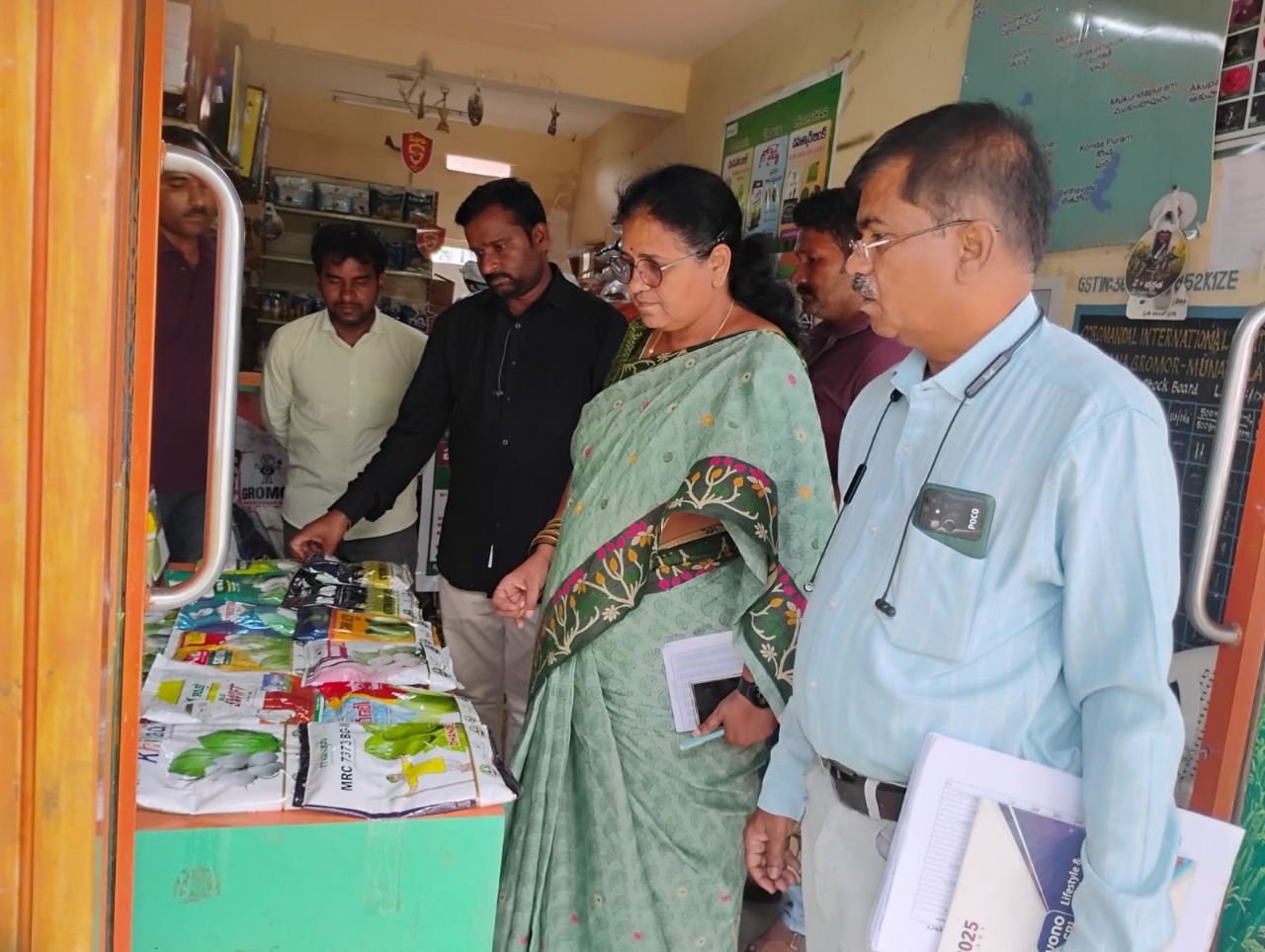 రైతులకు నాణ్యమైన విత్తనాలను అందుబాటులో ఉంచాలి