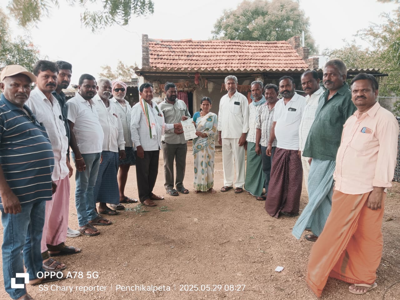 లబ్ధిదారులకు సీఎం రిలీఫ్ ఫండ్ చెక్కుల పంపిణీ..