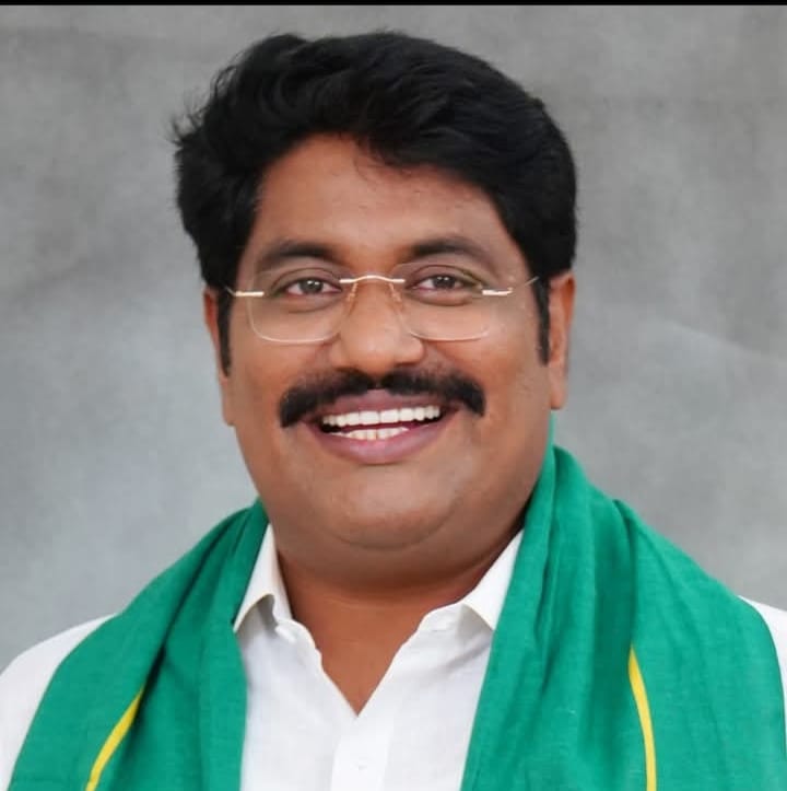 తండ్రి బాటలోనే తనయుడు..!