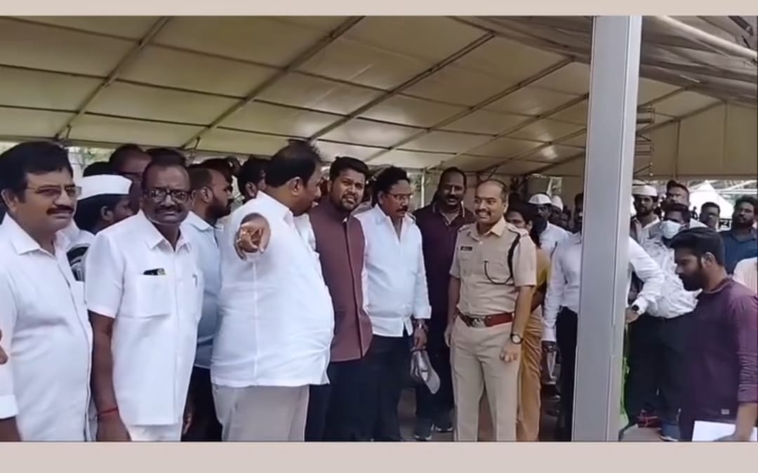 సీఎం పర్యటన ఏర్పాట్ల పర్యవేక్షణ.హెలిప్యాడ్ ఏరియా ని పరిశీలించిన క్యాబినెట్ హోదా కలిగిన పెందుర్తి వెంకటేష్ .కలెక్టర్,ఎస్పీ, ఇంటెలిజెన్స్ అధికారి, ఎమ్మెల్యే. బుచ్చిబాబు