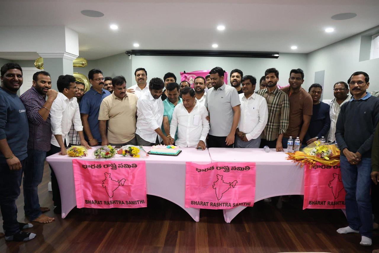 డలాస్ లో జరిగే బిఆర్ఎస్ పార్టీ రజతోత్సవ, తెలంగాణ రాష్ట్ర ఆవిర్భావ దినోత్సవ సన్నాహక్క వేడుకల్లో మాధవరం రంగారావు