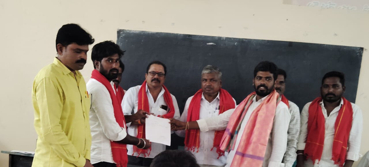 జాతీయ యాదవ్ హక్కుల పోరాట సమితి నియోజకవర్గ అధ్యక్షులు గా ఎన్నిక సుంకరబోయిన సతీష్ యాదవ్
