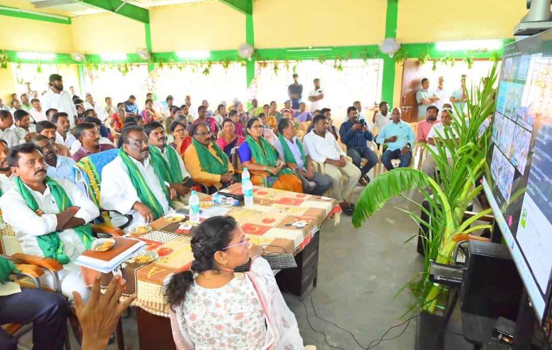 వీడియో కాన్ఫరెన్స్ వీక్షించిన ఎమ్మెల్యే