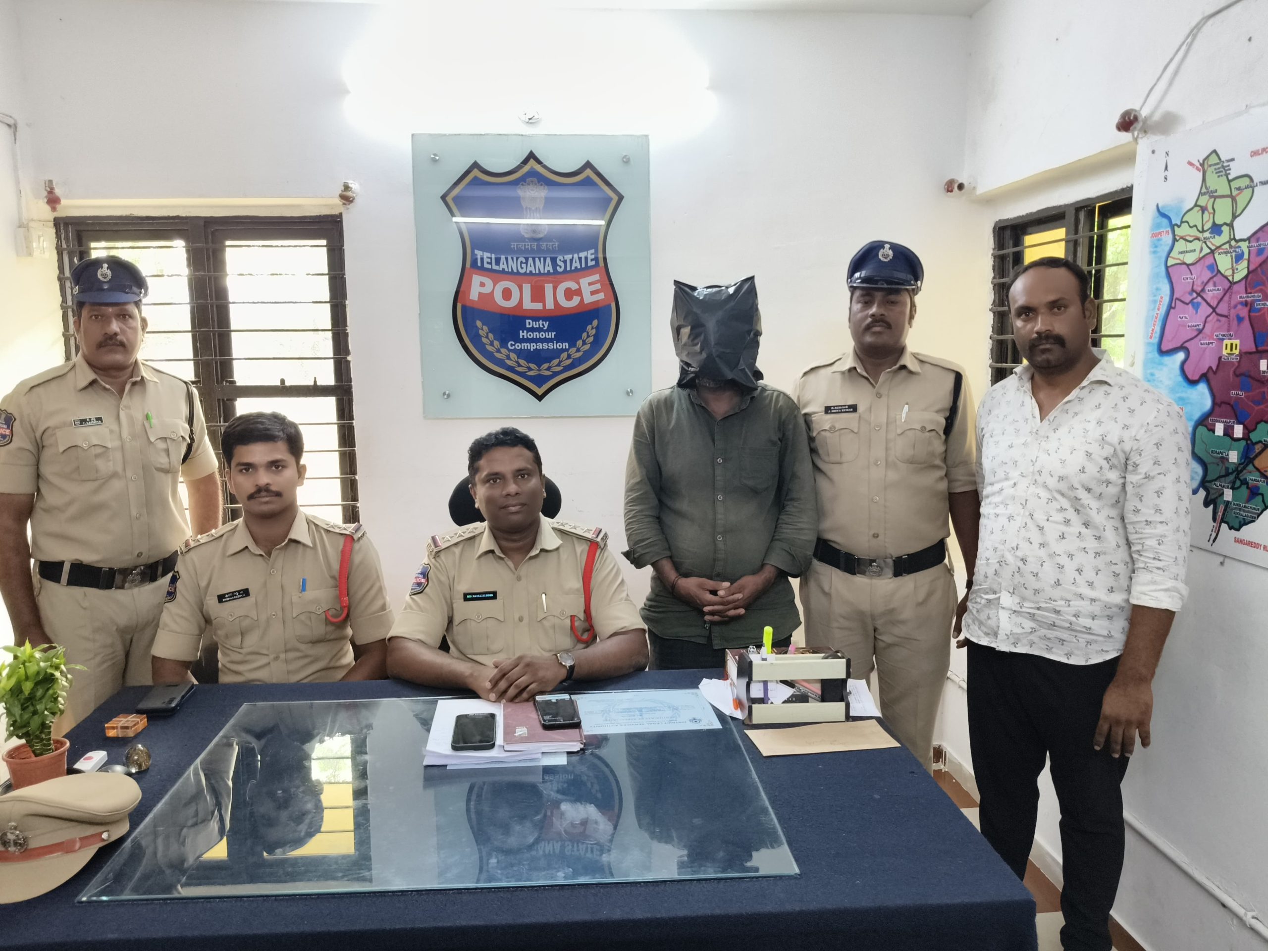 కాసాల యువకుని హత్య కేసును ఛేదించిన హత్నూర పోలీసులు.