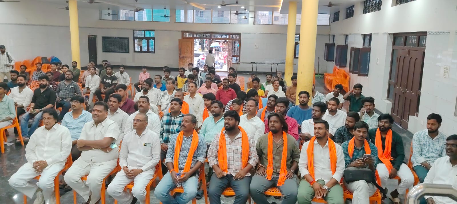 బక్రీద్ పండుగను ప్రశాంత వాతావరణంలో జరుపుకోవాలి: సిఐ వినాయక్ రెడ్డి