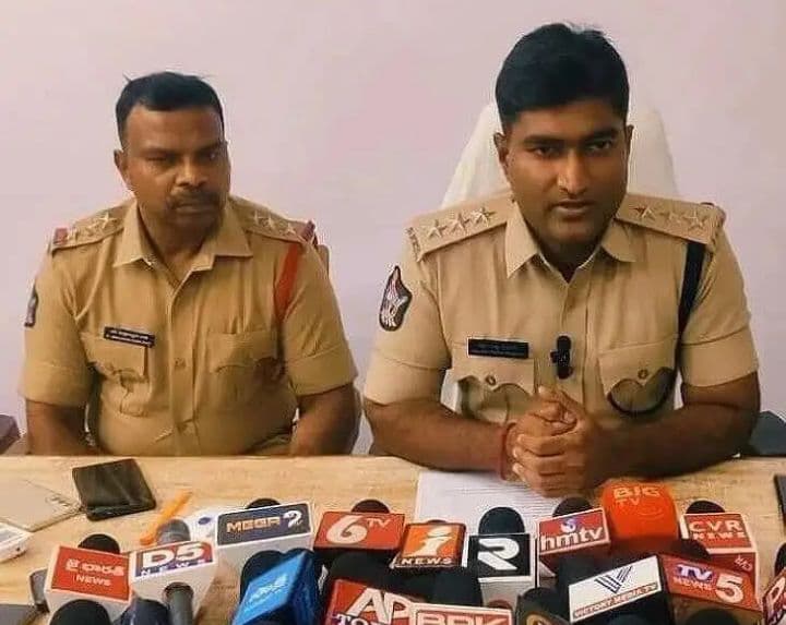 కూలీలు, ఉద్యోగుల ఇళ్లే టార్గెట్‌