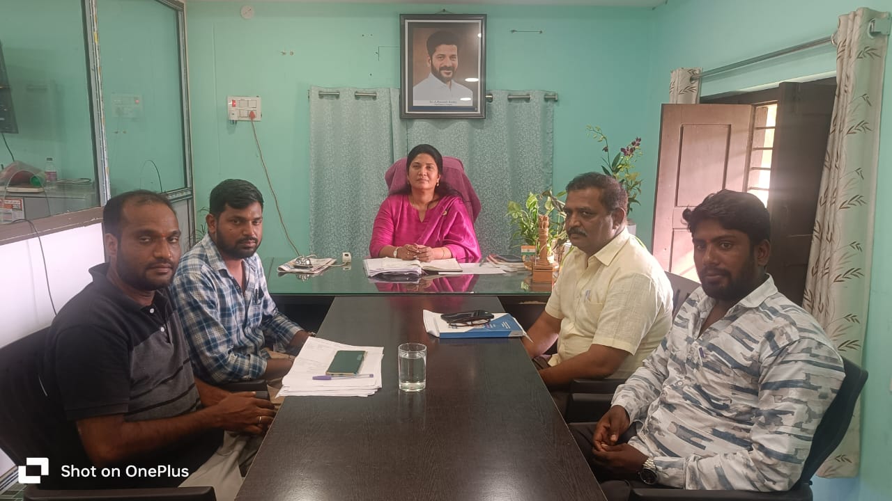 భూభారతి రెవెన్యూ సదస్సులను సద్వినియోగం చేసుకోవాలి! హత్నూర తాసిల్దార్ పర్వీన్ షేక్