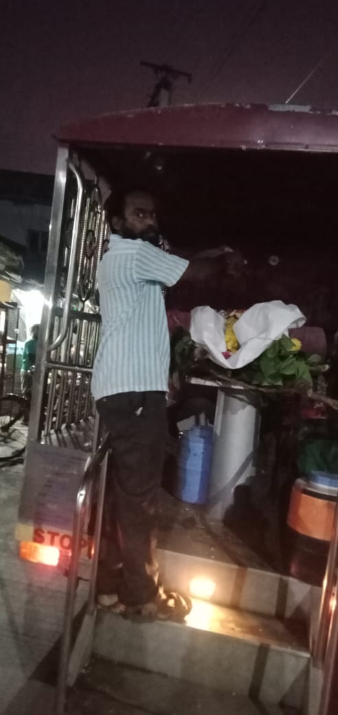 నివాళులు అర్పించిన కాంగ్రెస్ పార్టీ రాష్ట్ర నాయకులు కొమురయ్య