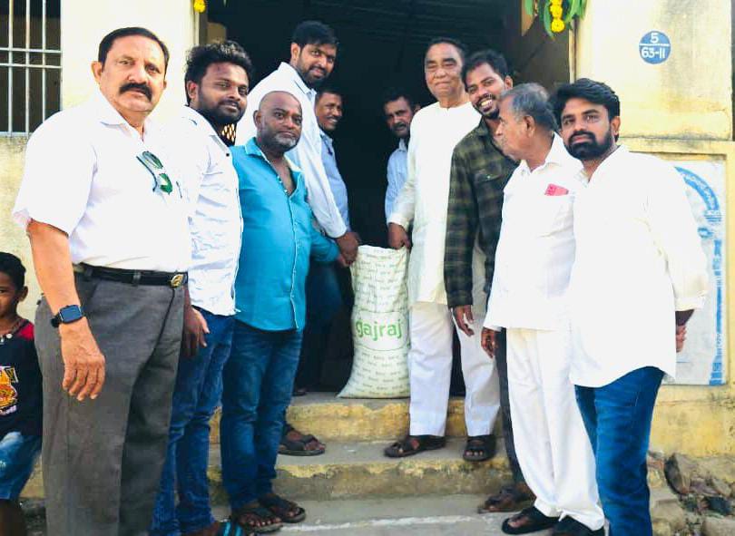 రేషన్ షాప్ ప్రారంభించిన ఎన్డీఏ కూటమి నాయకులు