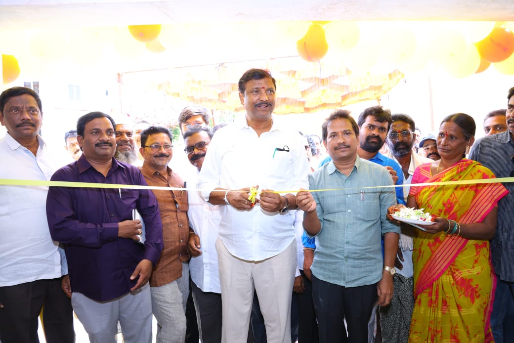 రేషన్ దుకానాలను పునఃప్రారంభించిన ఎమ్మెల్యే కందుల నారాయణరెడ్డి