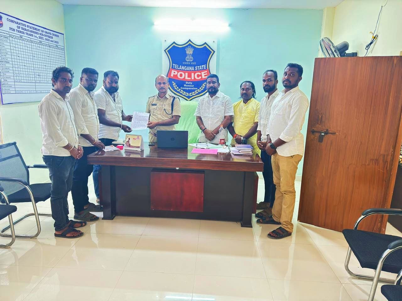 గోవుల అక్రమ రవాణాను నిలిపివేయాలని ఖేడ్ డీఎస్పీ కి వినతి పత్రం నారాయణఖేడ్ శ్రీరామ్ సేన గో రక్ష దళ్