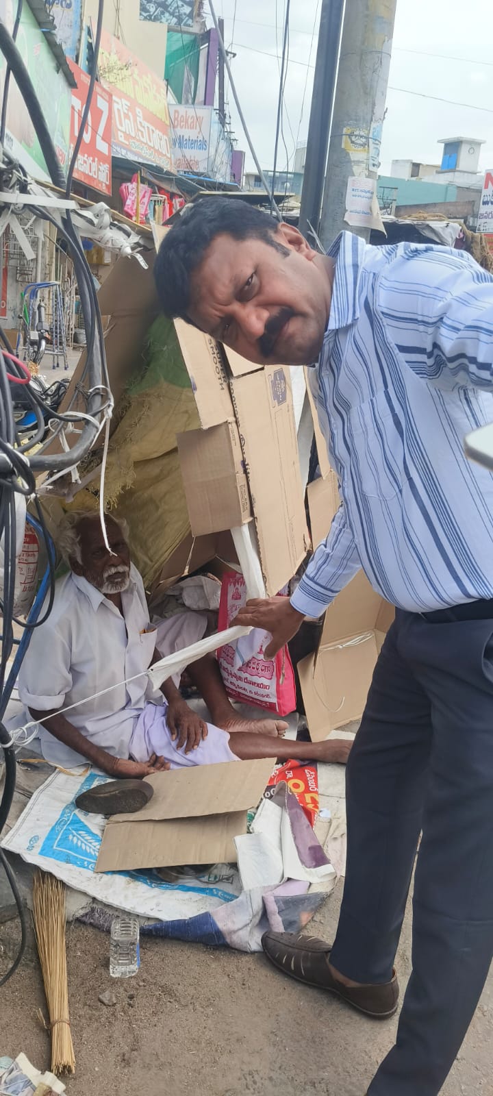 మానవత్వానికి ప్రతిరూపంగా ఏసీపీ ప్రశాంత్ రెడ్డి