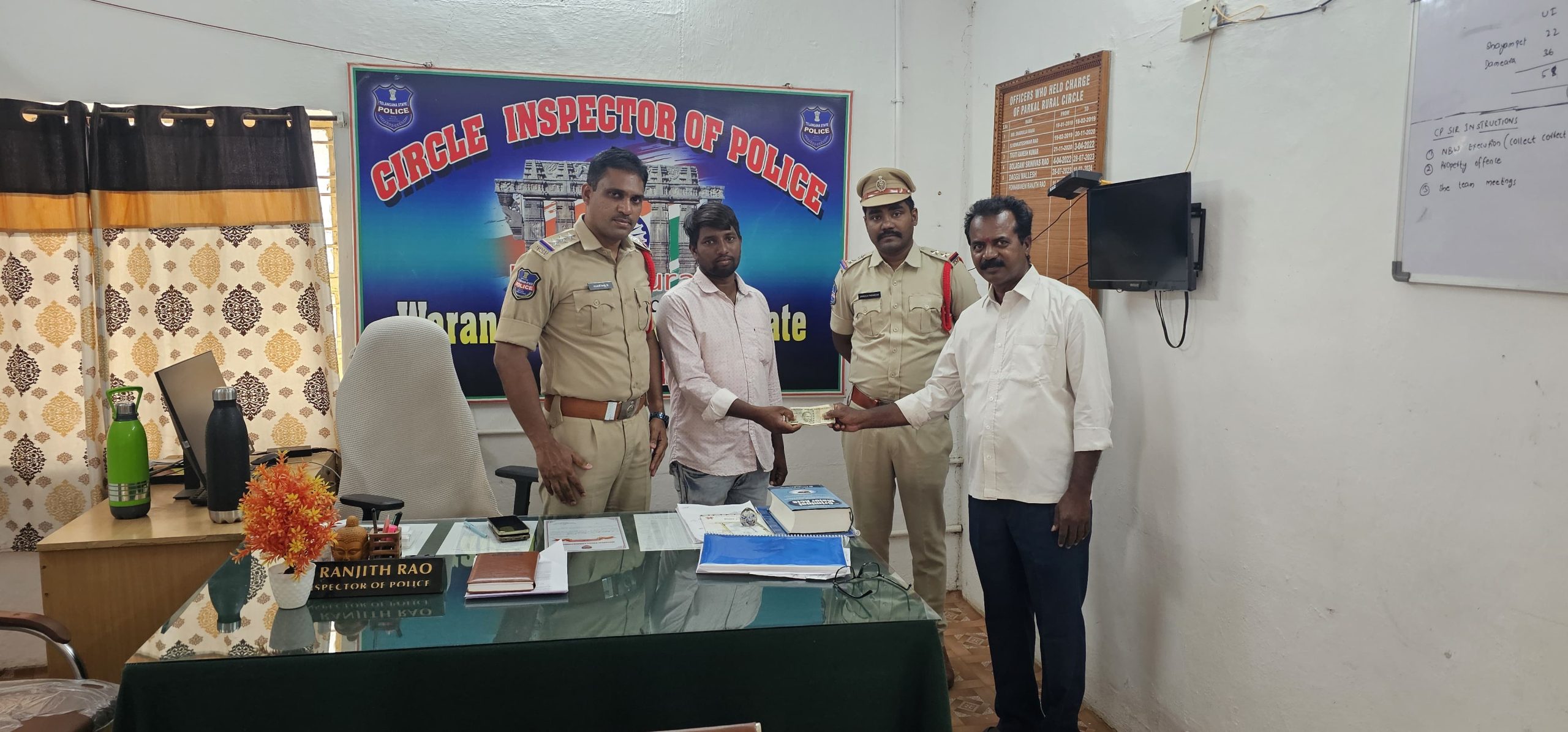 గ్రామ భద్రత కు సీసీ కెమెరాలను నిర్మించాలి