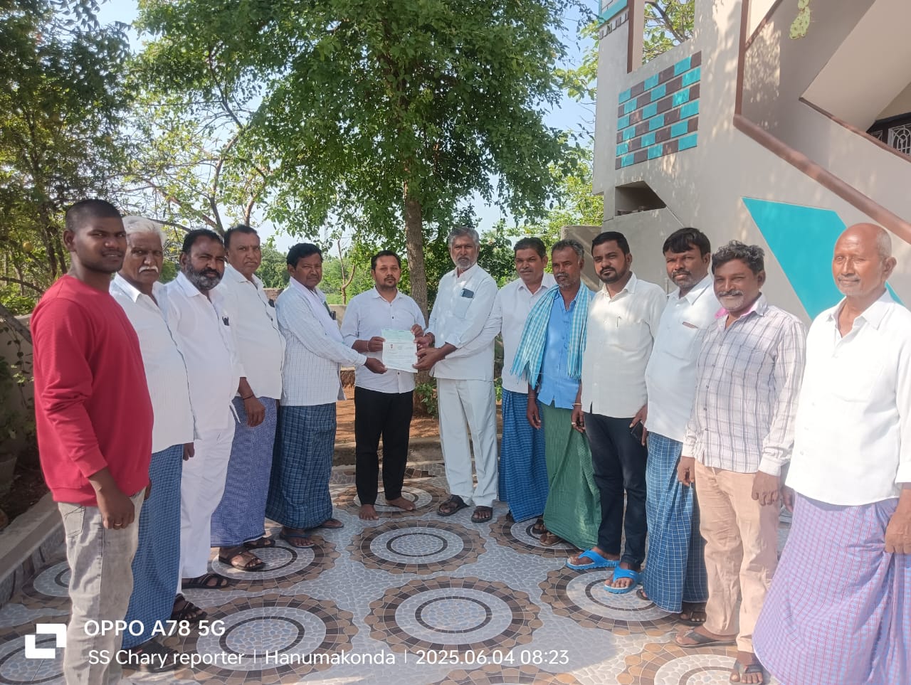 లబ్ధిదారునికి సీఎం రిలీఫ్ ఫండ్ సహాయనిధి చెక్కుల పంపిణీ చేసిన కాంగ్రెస్ పార్టీ నాయకులు…