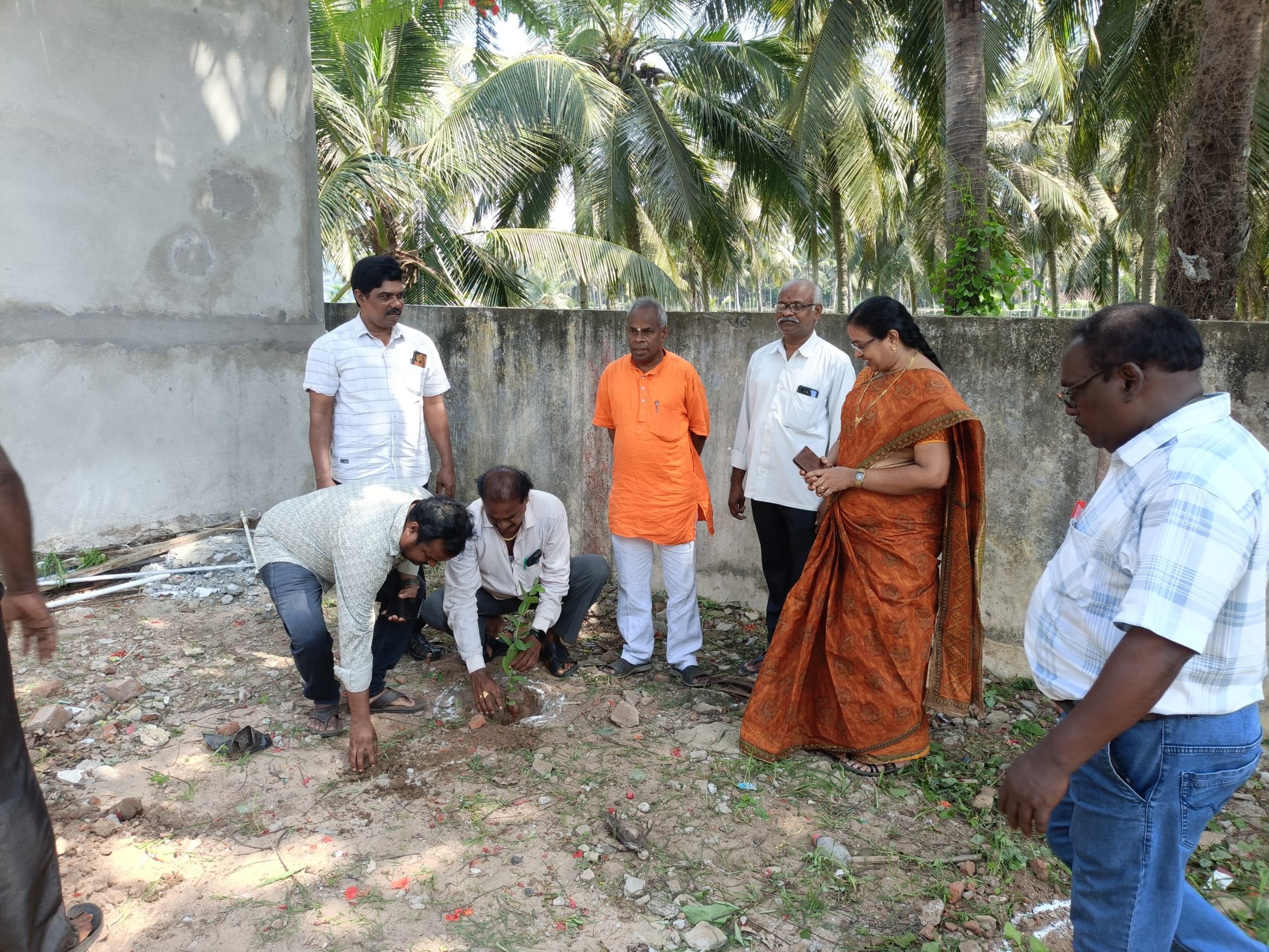 పర్యావరణాన్ని కాపాడేది ఉపాధి హామీ సేవకులదే గురుతరమైన బాధ్యత. జిల్లా యోగా కన్వీనర్ గని శెట్టి