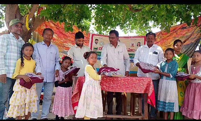 మంగవాయిగూడెంలో బడిబాట కార్య క్రమం