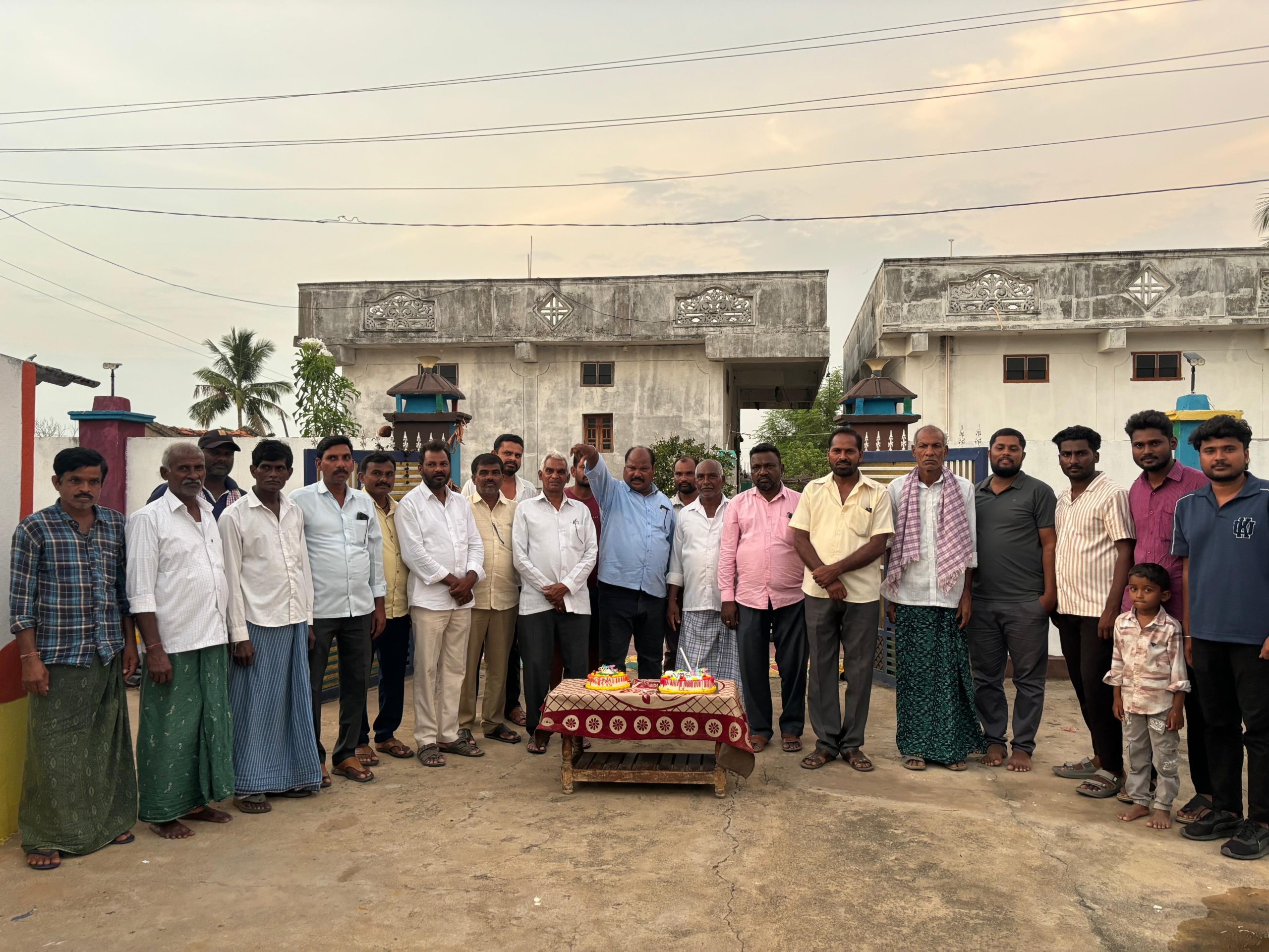 వివేక్ వెంకటస్వామి సరోజన వివాహ వార్షికోత్సవం
