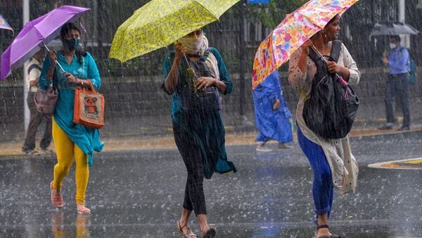 తెలంగాణలో ఈ జిల్లాలకు భారీ వర్షాలు.. ఎల్లో అలర్ట్