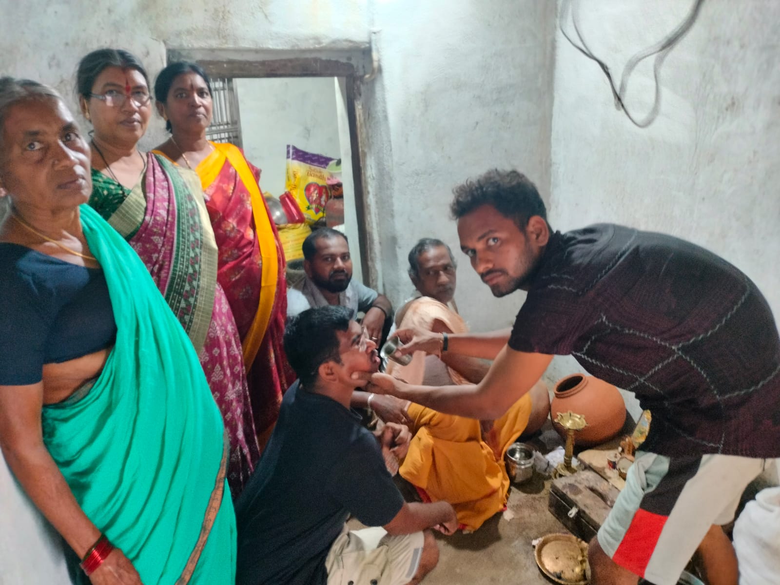 తాళ్ళరాంపూర్ లో చేపమందు పంపిణి కార్యక్రమం