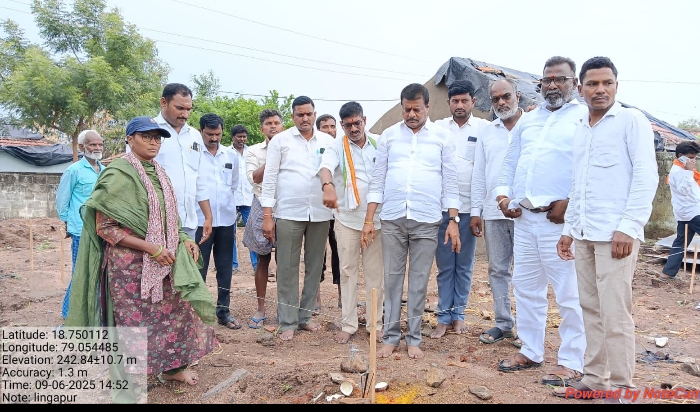ఇందిరమ్మ ఇండ్ల నిర్మాణ పనులు ప్రారంభించిన ఏఎంసీ చైర్మన్ మరియు ఎంపిడిఓ