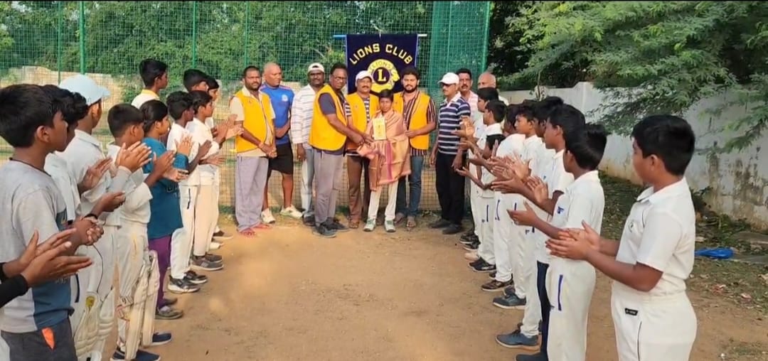 క్రీడలలో యువత రాణించాలి.