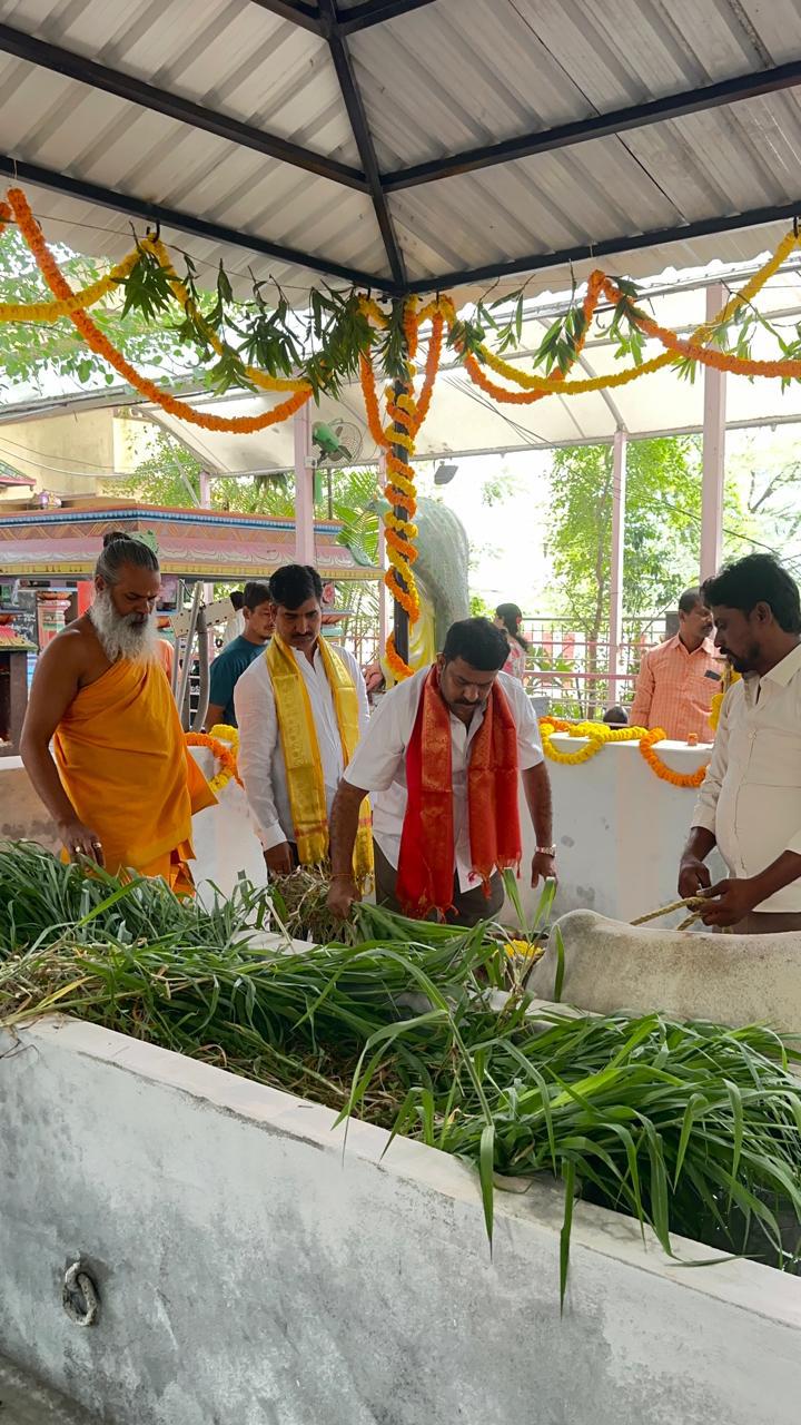 నూతన గోశాల ను ప్రారంభించిన బిజెపి రాష్ట్ర కార్యవర్గ సభ్యులు వడ్డేపల్లి రాజేశ్వరరావు