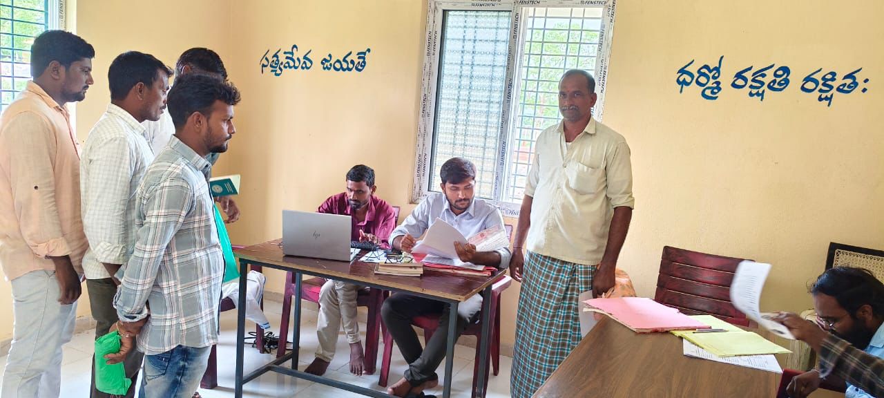 రాజుల గోపనపల్లి లో కొనసాగుతున్న భూభారతి రెవిన్యూ సదస్సులు….