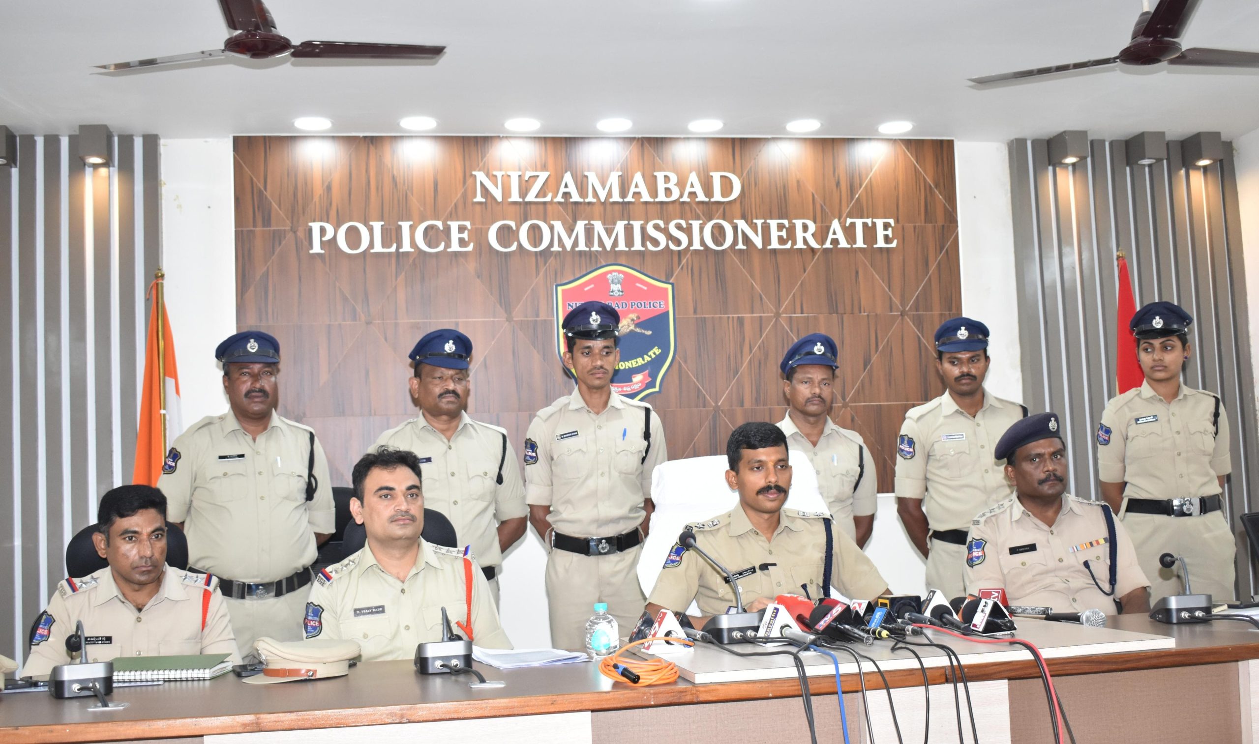 శాంతి భద్రతలకు విఘాతం కలిగిస్తే ఎంతటి వారినైనా ఉపేక్షించేదిలేదు:పోలీస్ కమిషనర్ వెల్లడి..!