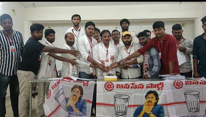 పవన్ కళ్యాణ్ ప్రమాణ స్వీకారానికి ఏడాది సిద్దిపేటలో జనసేన కార్యకర్తల సంబరాలు.