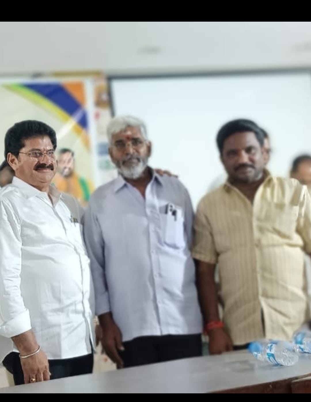 అనపర్తి ఎమ్మెల్యే రామకృష్ణారెడ్డిని కలిసిన బీజేపీ నేతలు నానాజీ, సూరిబాబు
