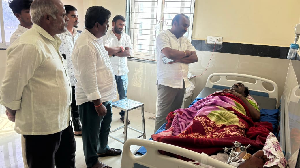 షాద్ నగర్ లో పలువురిని పరామర్శించిన ఎమ్మెల్సీ నవీన్ రెడ్డి*