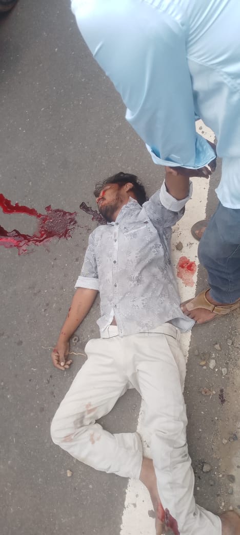 ద్వీచక్రవాహనం ఢీకొని ఒకరు మృతి