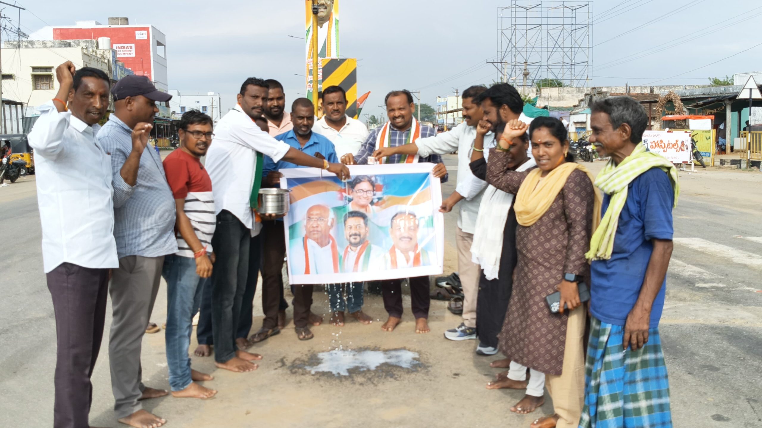 పాలాభిషేకాలు
