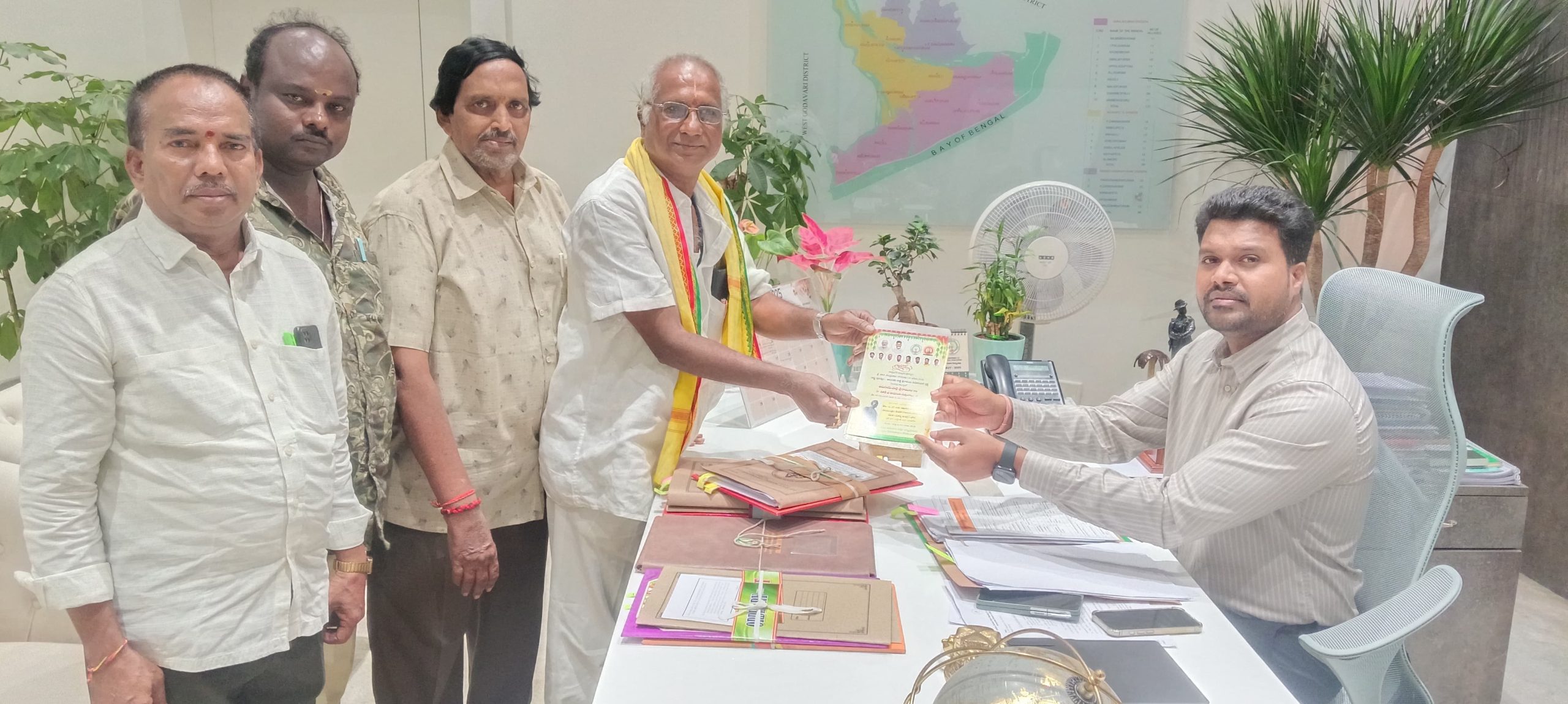 అమరజీవి పొట్టి శ్రీరాములు 125 జయంతి కార్యక్రమానికి మహేష్ కుమార్ ఆహ్వానం