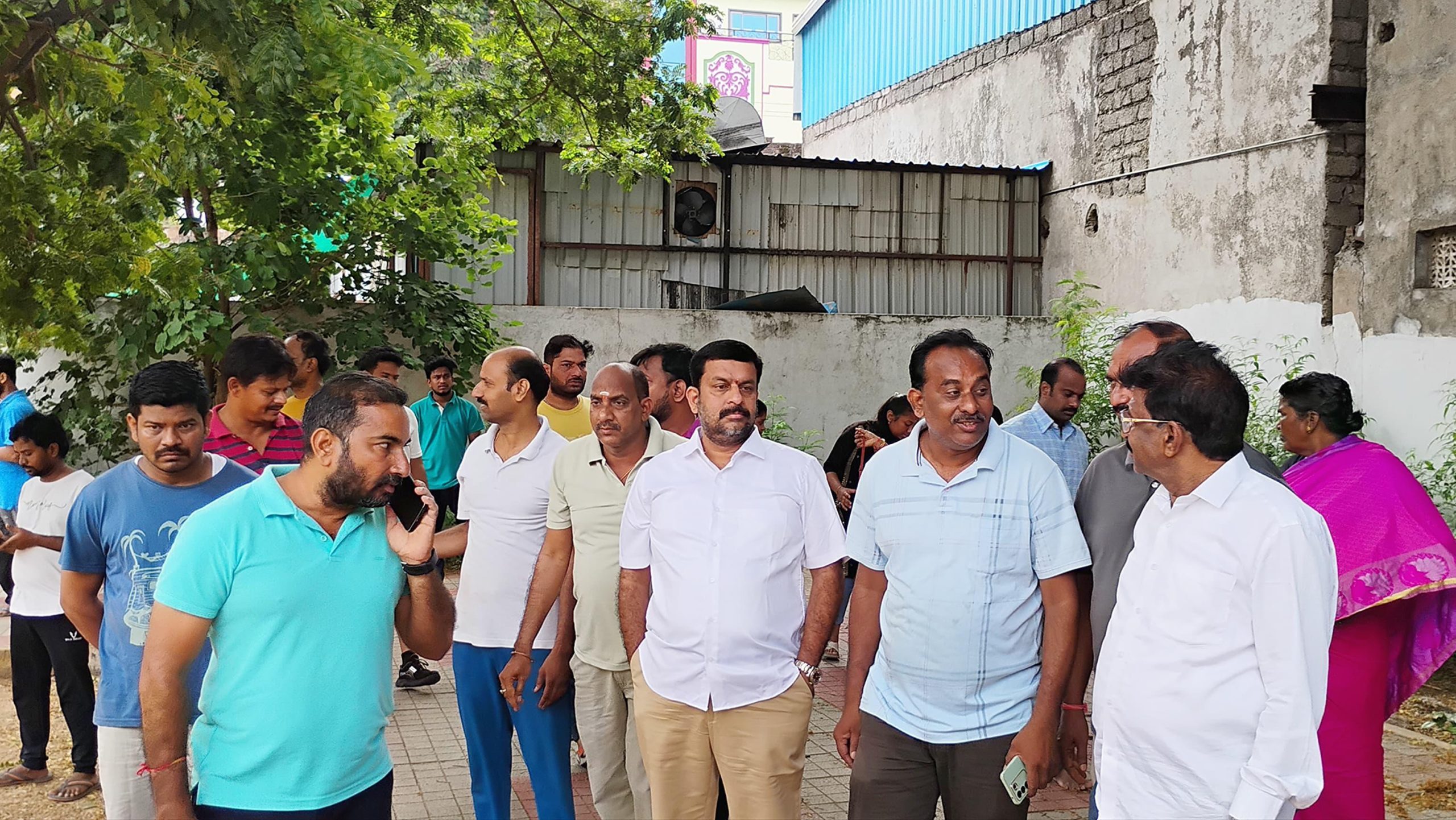 మొక్కలు నాటిన చేతులకు దండాలు – వడ్డేపల్లి రాజేశ్వరరావు