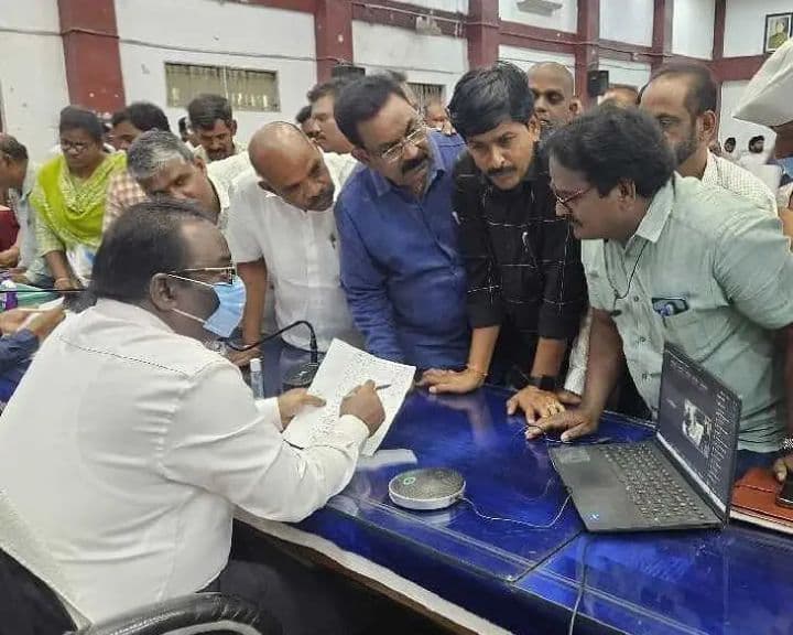 కలెక్టర్‌కు వినతిపత్రం అందజేసిన వర్కింగ్‌ జర్నలిస్టులు