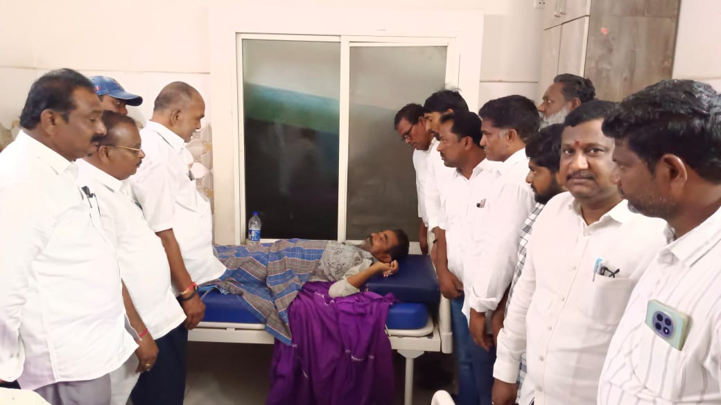 షేక్ నన్నెవలి ని పరామర్శించిన మాజి ఎమ్మెల్యే అన్నా