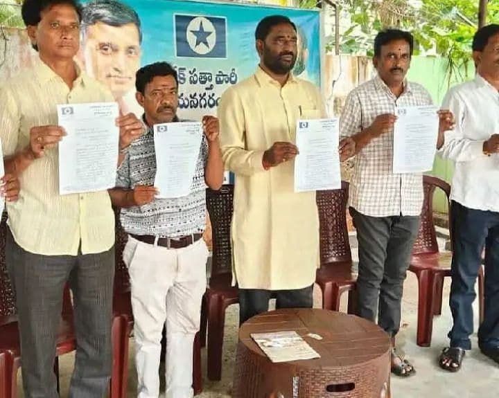 “ప్రతి పనికి నిధులు విడుదల చేయాలి”