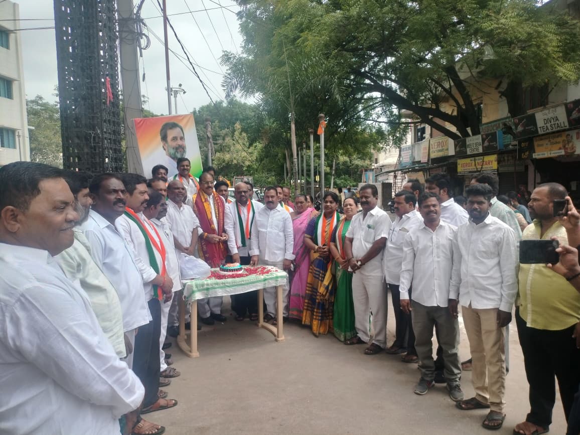 మూసాపేట లో ఘనంగా రాహుల్ గాంధీ యాబై ఐదవ జన్మదిన వేడుకలు