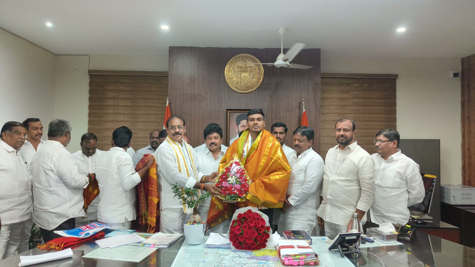 మేడ్చల్ మల్కాజ్గిరి జిల్లా నూతన కలెక్టర్ కి శుభాకాంక్షలు తెలియజేసిన బండి రమేష్