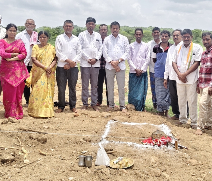 ఇందిరమ్మ రాజ్యంలో పేదలందరికీ ఇండ్లు